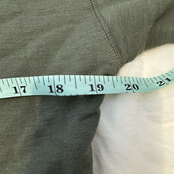 Under Armour Women's Open Back Workout Women's Sweatshirt Size XS Super Soft EUC - Picture 6 of 10